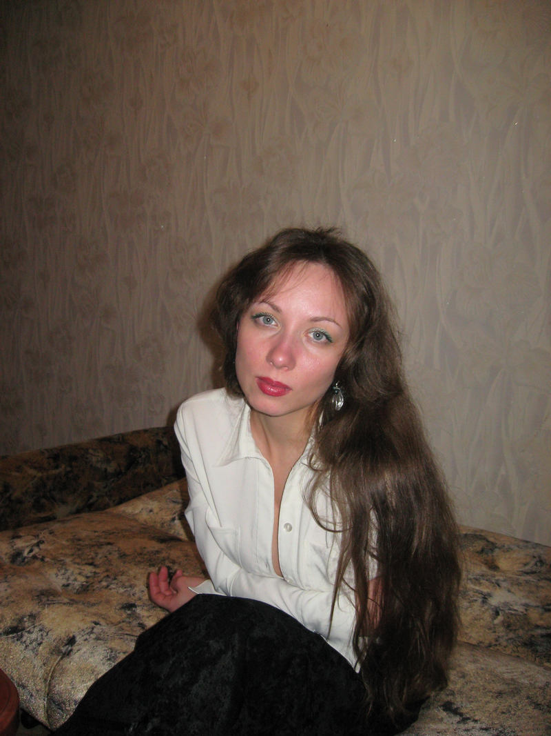 35χρονη MiLf, με μακρύ μαλλί, ποζάρει και προσπαθεί με πόνο να δώσει κωλοτρυπίδα! 81