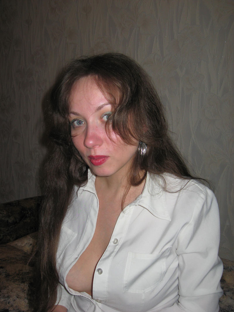 35χρονη MiLf, με μακρύ μαλλί, ποζάρει και προσπαθεί με πόνο να δώσει κωλοτρυπίδα! 9