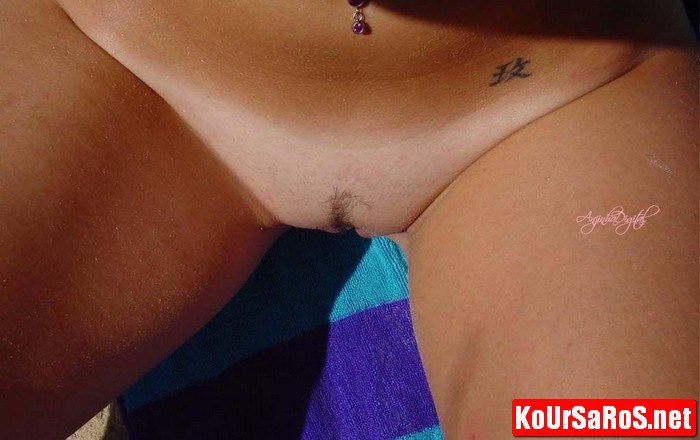 Καυτό μωρό, τραβάει SeLfies στην παραλία και είναι απίστευτα τέλειο!!! 4