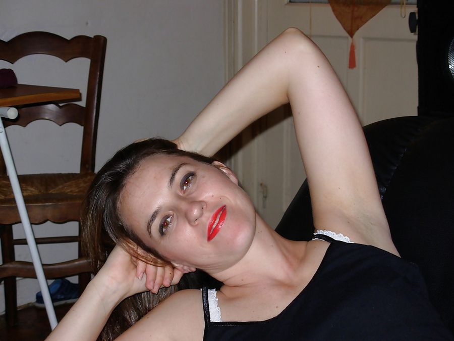 Γαλλίδα Milf, ποζάρει με καμάρι, μέχρι να τα πάρει στη μούρη! Koursaros 006