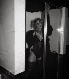 Κόνι Μεταξά: «Ρίχνει» το Instagram με μία της φωτογραφία