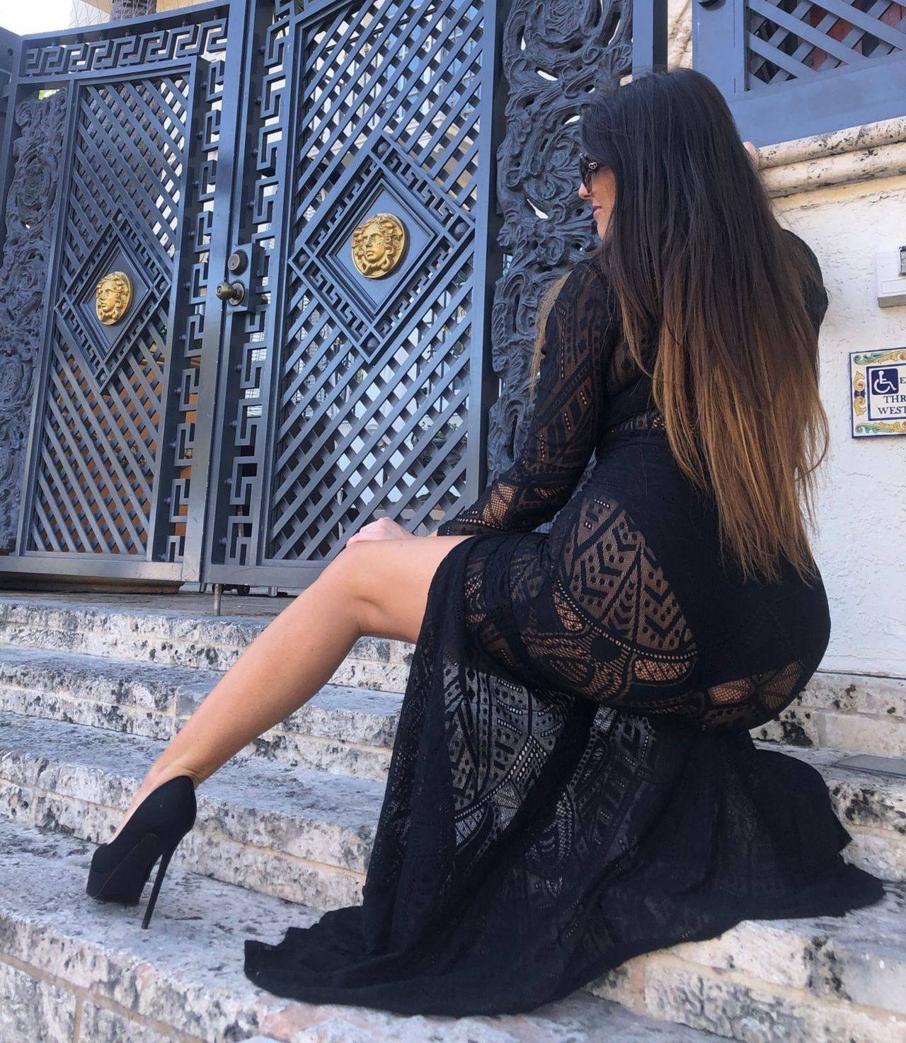 Claudia Romani – Sexy Legs And Big Boobs In Beautiful Black Dress 0005