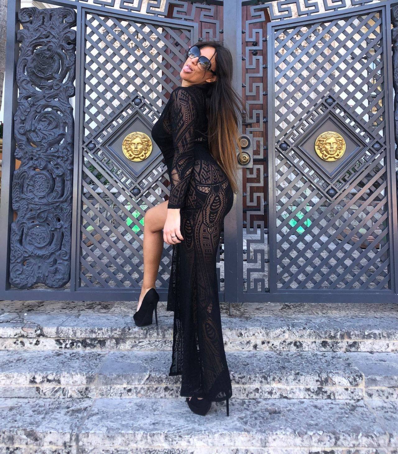 Claudia Romani – Sexy Legs And Big Boobs In Beautiful Black Dress 0017