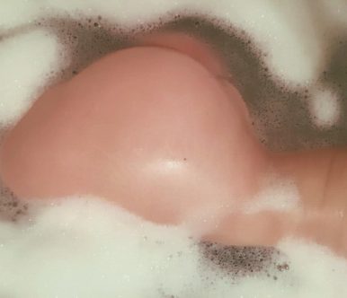 Μετά την γυμναστική, στην μπανιέρα για ReLax! Η Σοφία προσέχει…