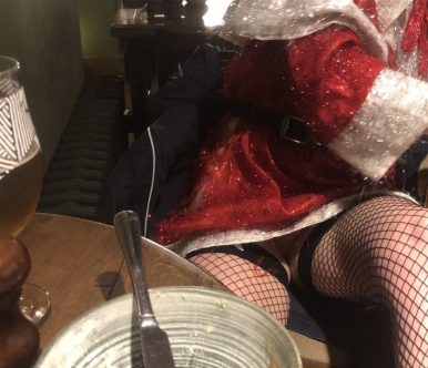 Έτσι που ντύθηκα, με ξέσκισε ο άντρας μου τα Χριστούγεννα το βράδυ!!!