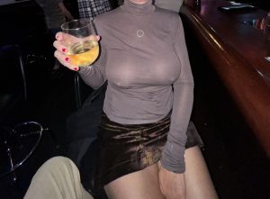 Η 50χρονη, MiLf, Άννα εξομολογείται: “Βασικά είμαι κυρία, αλλά όταν έχω καύλες, το πράγμα ξεφεύγει λίγο!”