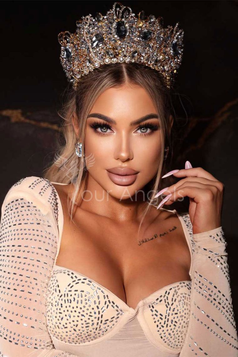 Kyra Miss Russia 1