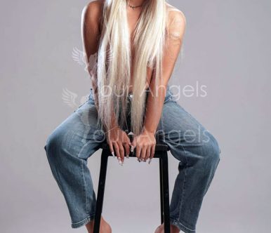 Η ξανθιά, βίζιτα Νατάσα… Δες το προφίλ της εδώ…