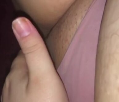 Ζουμερό, 27χρονο, Ελληνικό μωρό, συντονίζει το μουνάκι του!