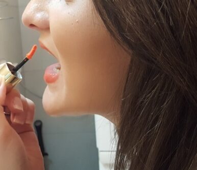 Η Νίκη, ετοιμάζεται για δουλειά…