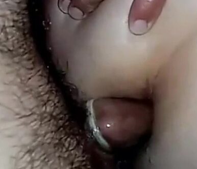 Ελληνίδα, μελαχρινή, ευαίσθητη, τον παίρνει στον κώλο, από άγρια αρκούδα!