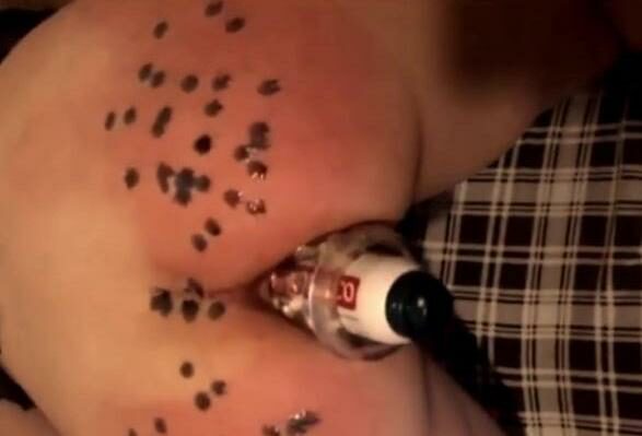 Μελαχρινή ξεκωλιάρα Ελληνίδα καυλώνει όταν πονάει