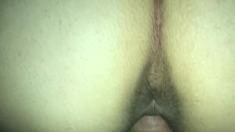 Έλληνας μερακλής γαμιάς γεμίζει πούτσο και μετά χύσια το μουνί Λατινοαμερικανίδας γαμιόλας