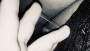 Είμαι Εύα, από ένα χωριό κάπου στην Βόρεια Ελλάδα και Βαριέμαι αφόρητα.… στέλνω να δείτε τι βγάζει το μουνάκι μου…