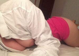 Μου αρέσει να με παίρνουν μάτι, αλλά κρυφά… Μια Ελληνίδα, της γειτονιάς, ίσως και η μαμά του φίλου σου… ή η θεία σου… ή….